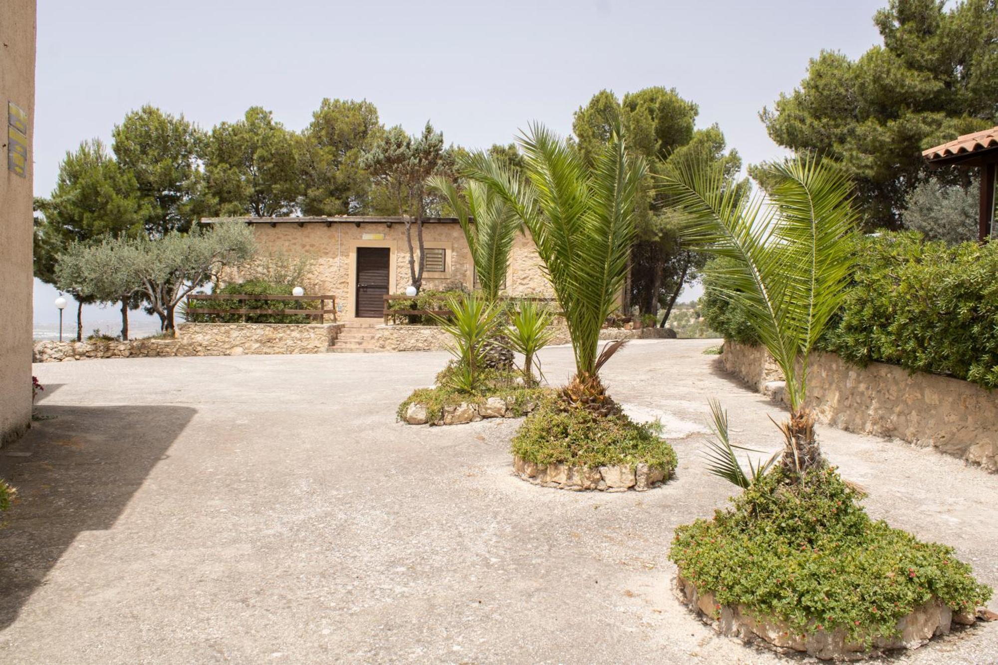 Agriturismo Bellajo - Ville Rustiche Con Piscina Agrigento Exterior photo